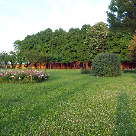 Furry Frinds With Family Nyaraló Faenza