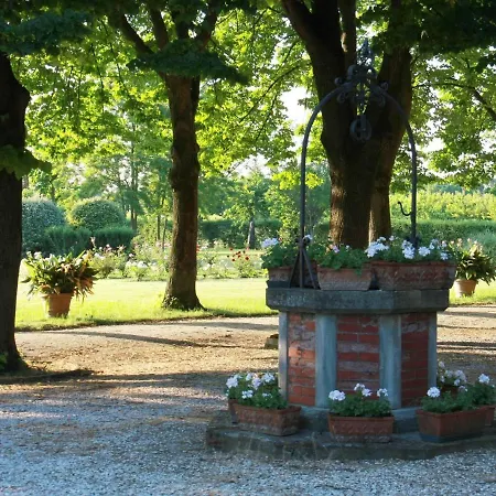 Nyaraló Furry Frinds With Family