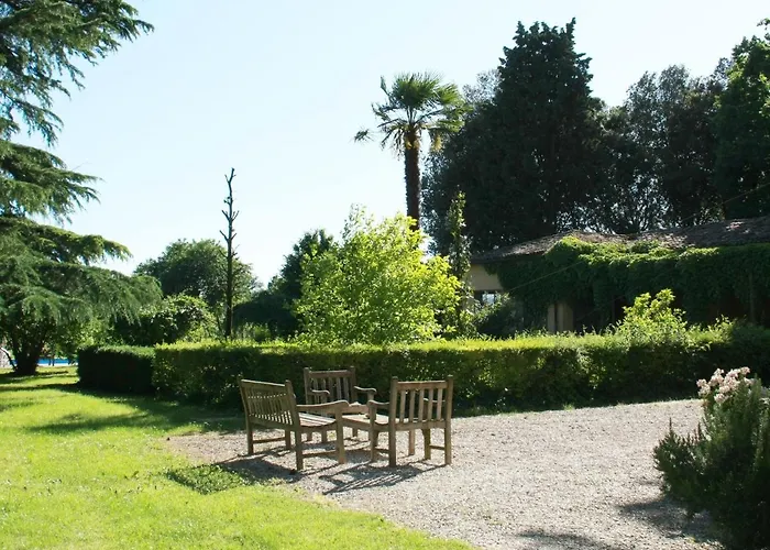 Nyaraló Furry Frinds With Family Faenza